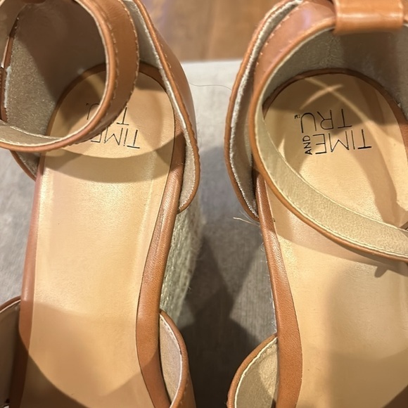 EUC TRU AND TIME LADIES WEDGE/PLATFORM OPENTOE HIGH HEEL SANDAL Tan Size 8 - Picture 4 of 8